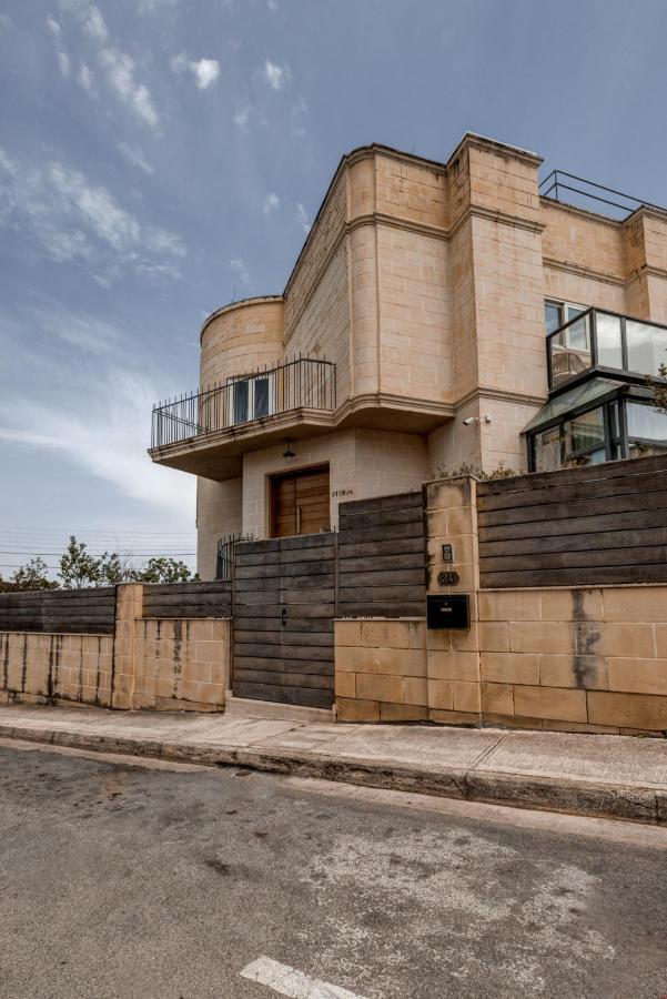 Talbot And Bons Deluxe Studio Flat Gudja Kültér fotó